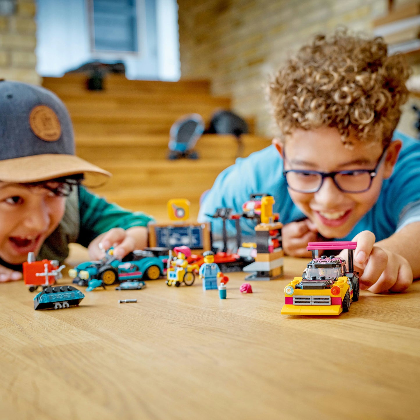 LEGO® City Great Vehicles: Custom Car Garage