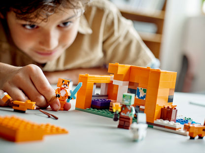 LEGO® Minecraft: The Fox Lodge
