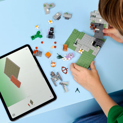 LEGO Minecraft: The Pale Garden